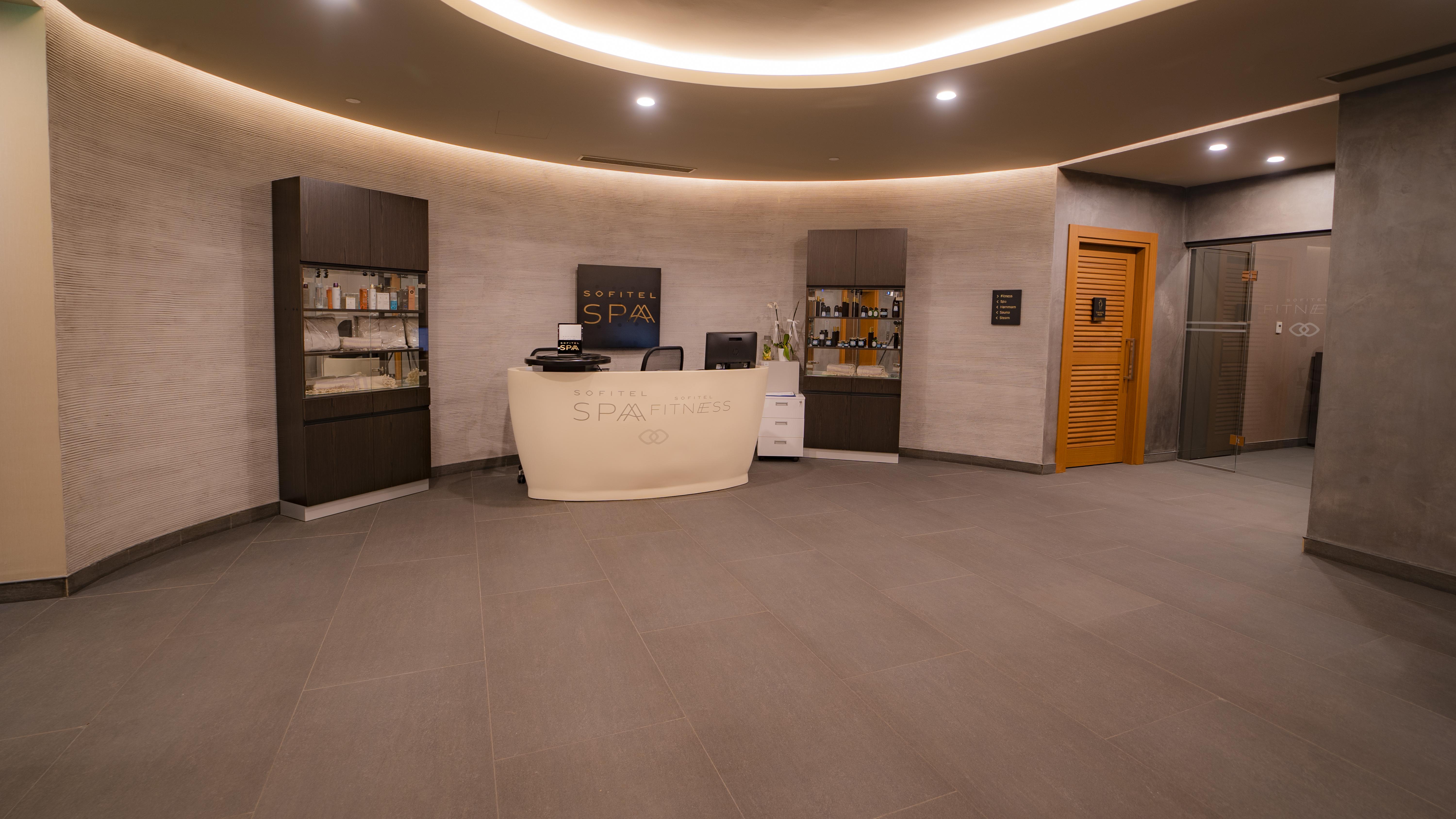Hotel Sofitel Istanbul Taksim Exterior foto The reception area of the spa