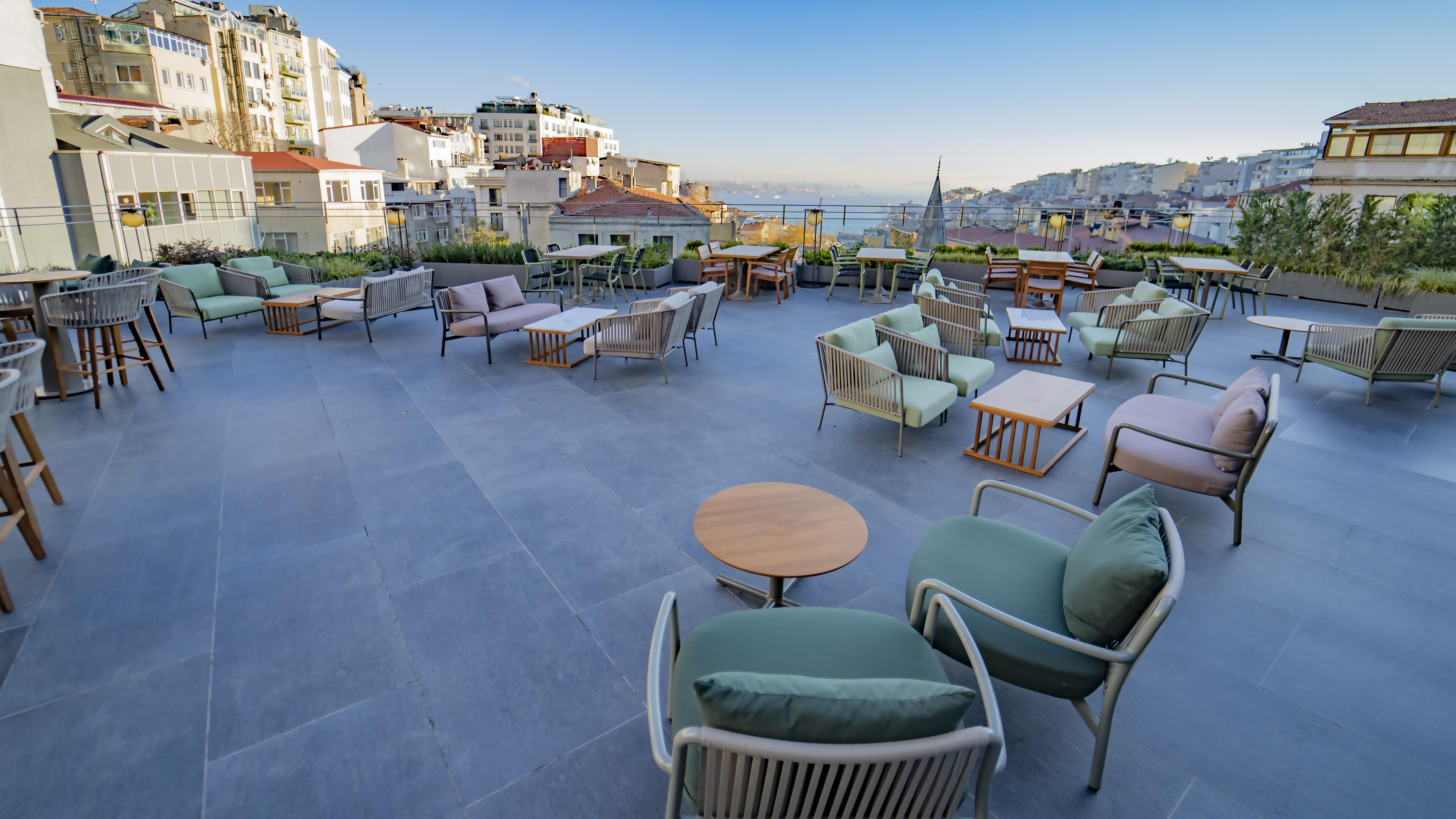 Hotel Sofitel Istanbul Taksim Exterior foto Rooftop terrace