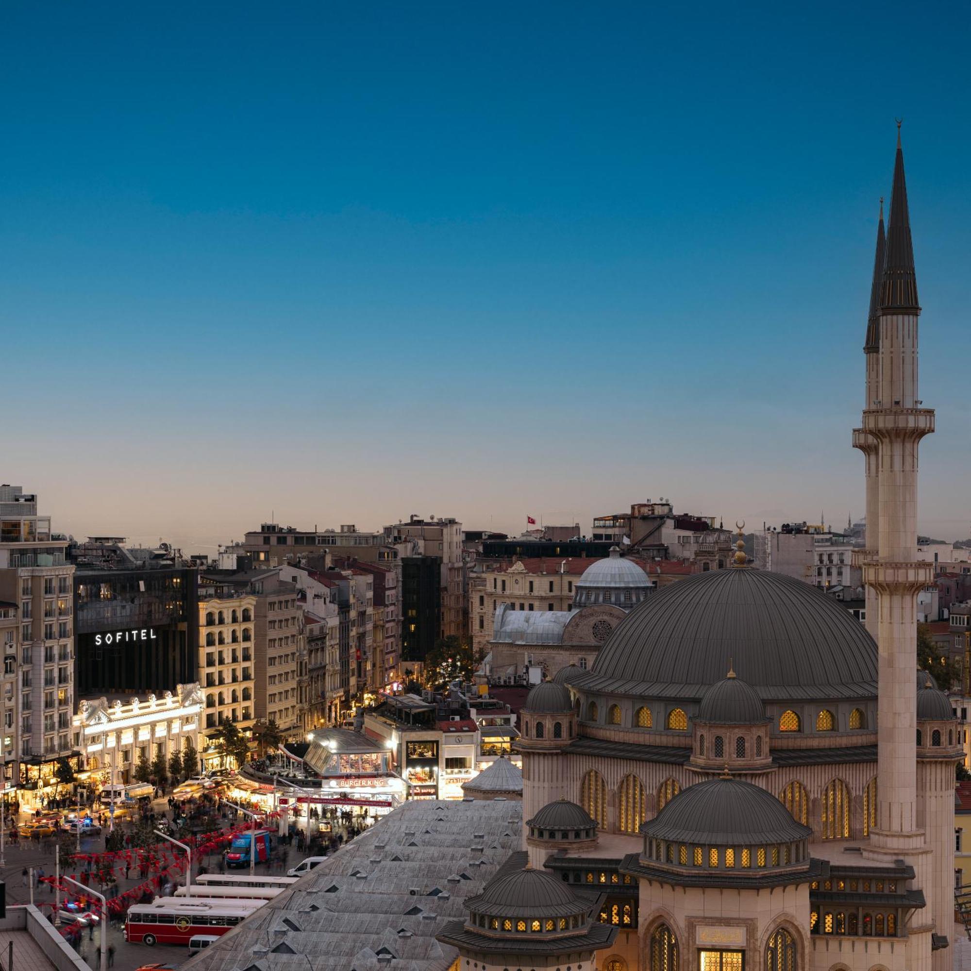 Hotel Sofitel Istanbul Taksim Exterior foto The Beyoğlu skyline