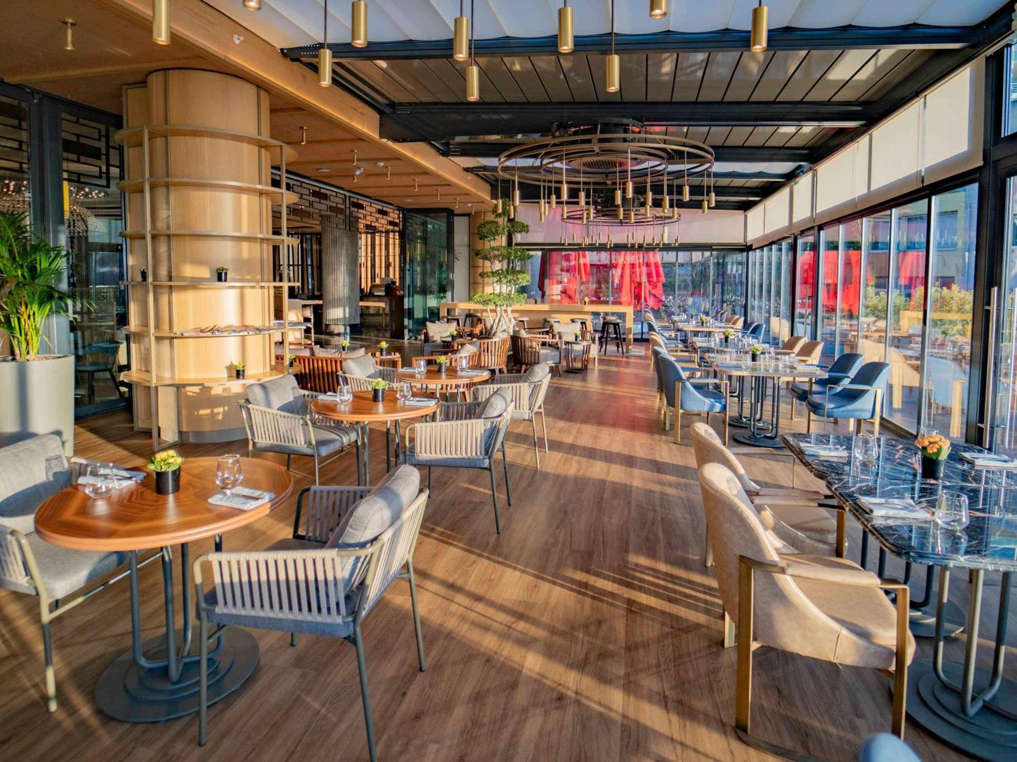 Hotel Sofitel Istanbul Taksim Exterior foto The Terrace