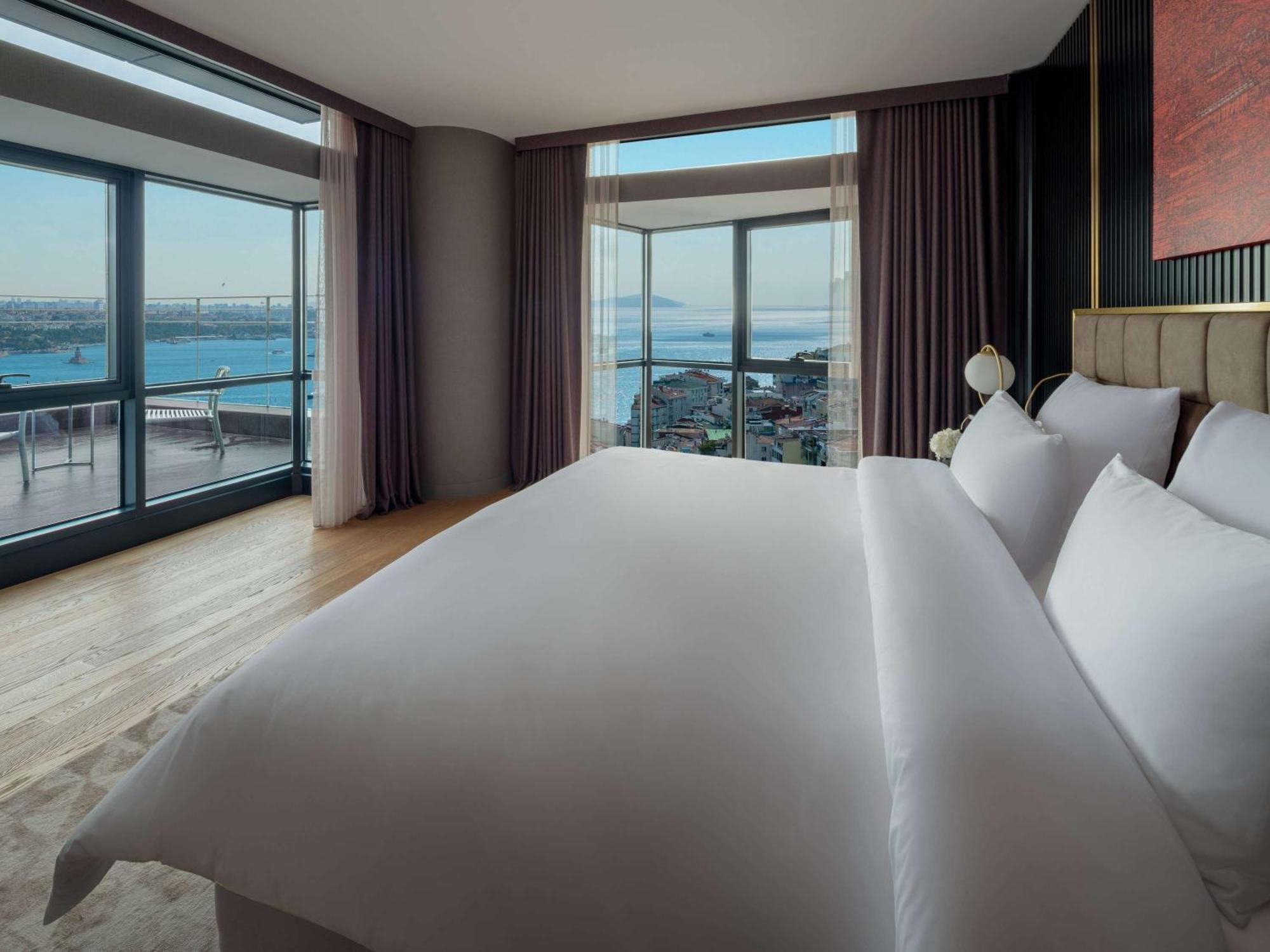Hotel Sofitel Istanbul Taksim Exterior foto A bedroom at the hotel