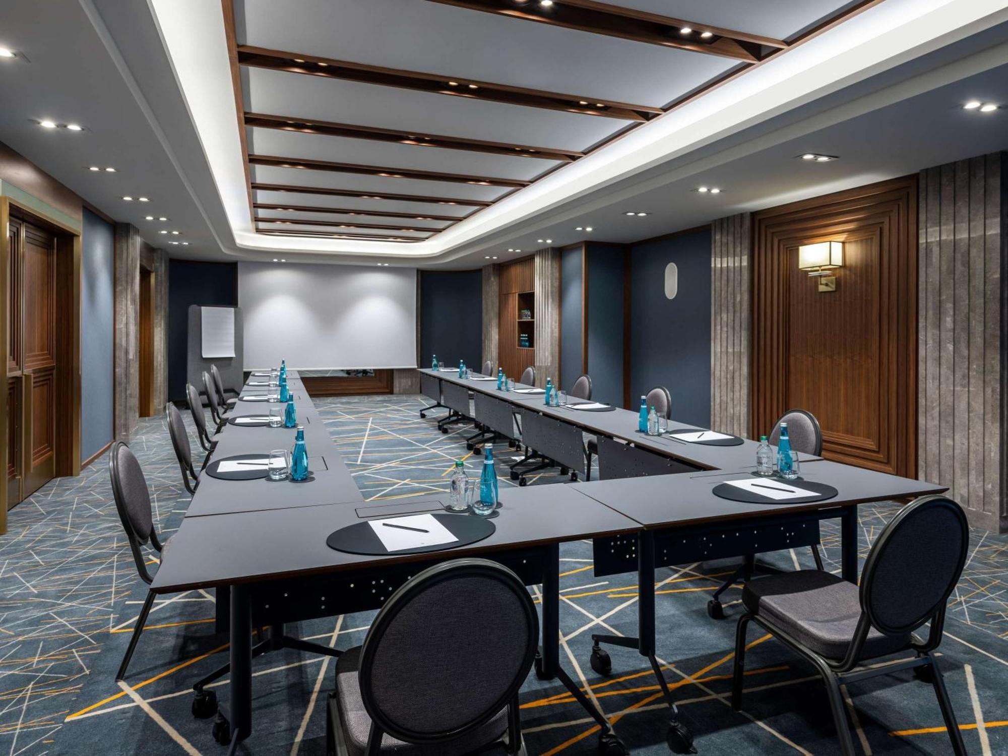 Hotel Sofitel Istanbul Taksim Exterior foto Meeting room