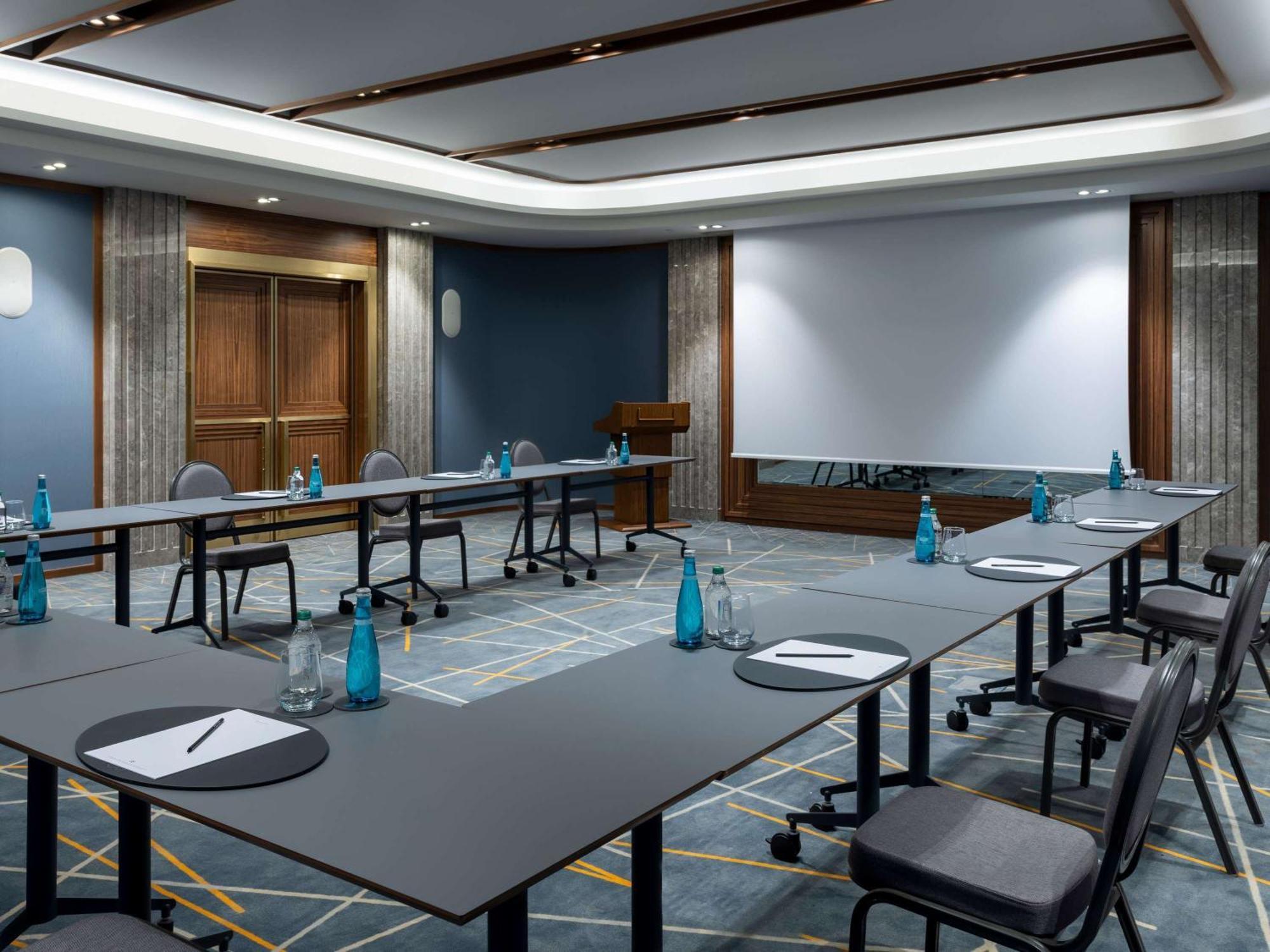 Hotel Sofitel Istanbul Taksim Exterior foto Meeting room