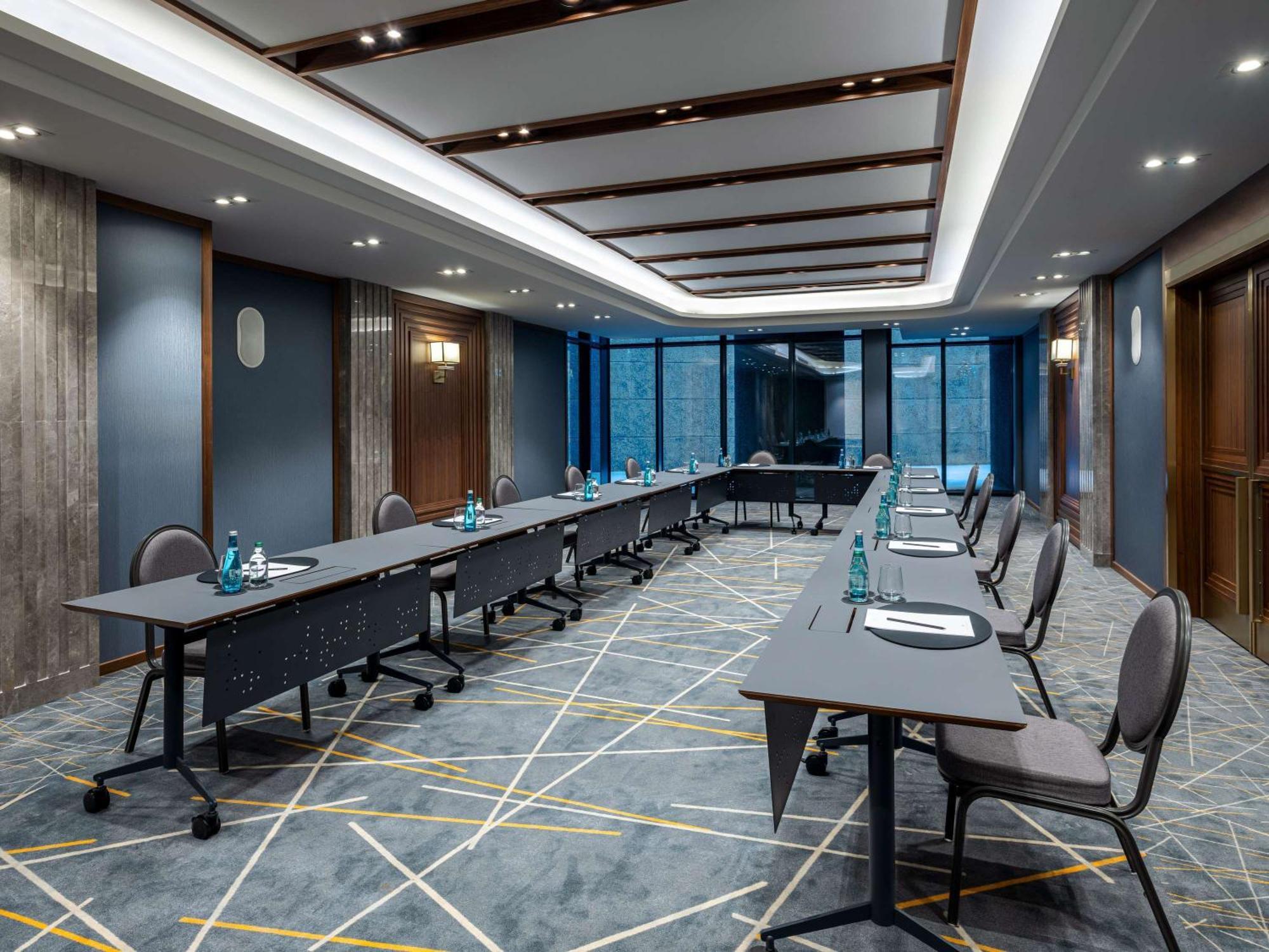 Hotel Sofitel Istanbul Taksim Exterior foto Meeting room