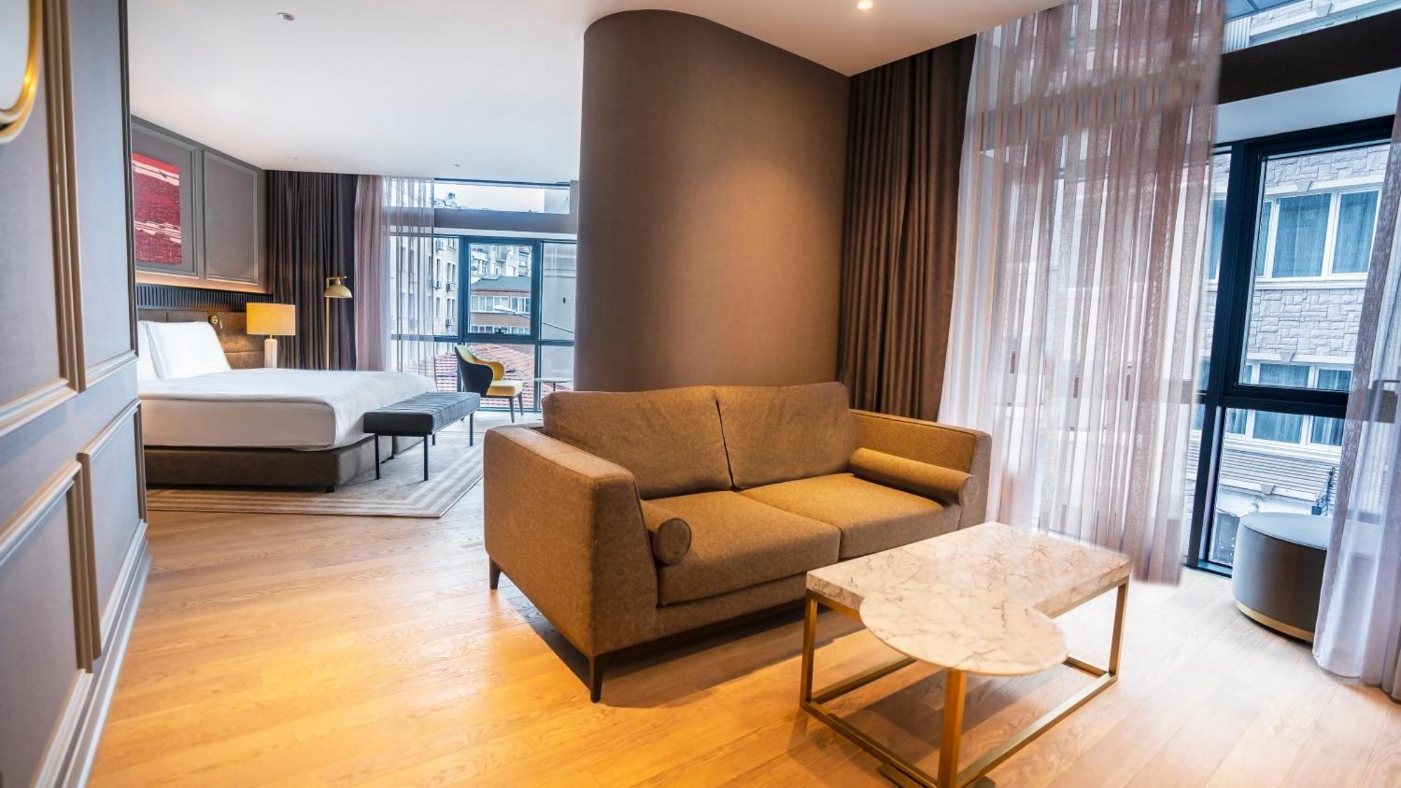 Hotel Sofitel Istanbul Taksim Exterior foto A suite at the hotel